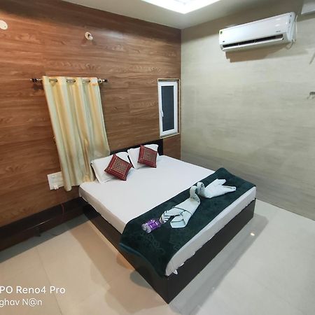Kamala Sadana Lodge Mādhavaram Dış mekan fotoğraf