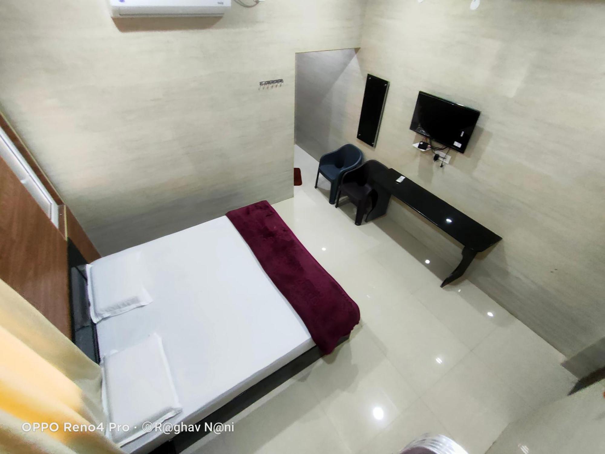 Kamala Sadana Lodge Mādhavaram Dış mekan fotoğraf