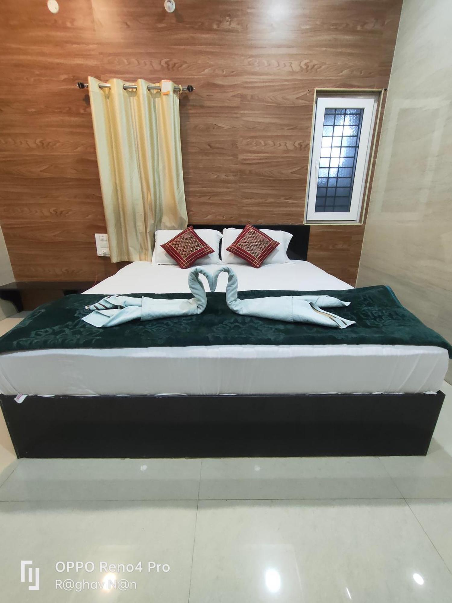 Kamala Sadana Lodge Mādhavaram Dış mekan fotoğraf