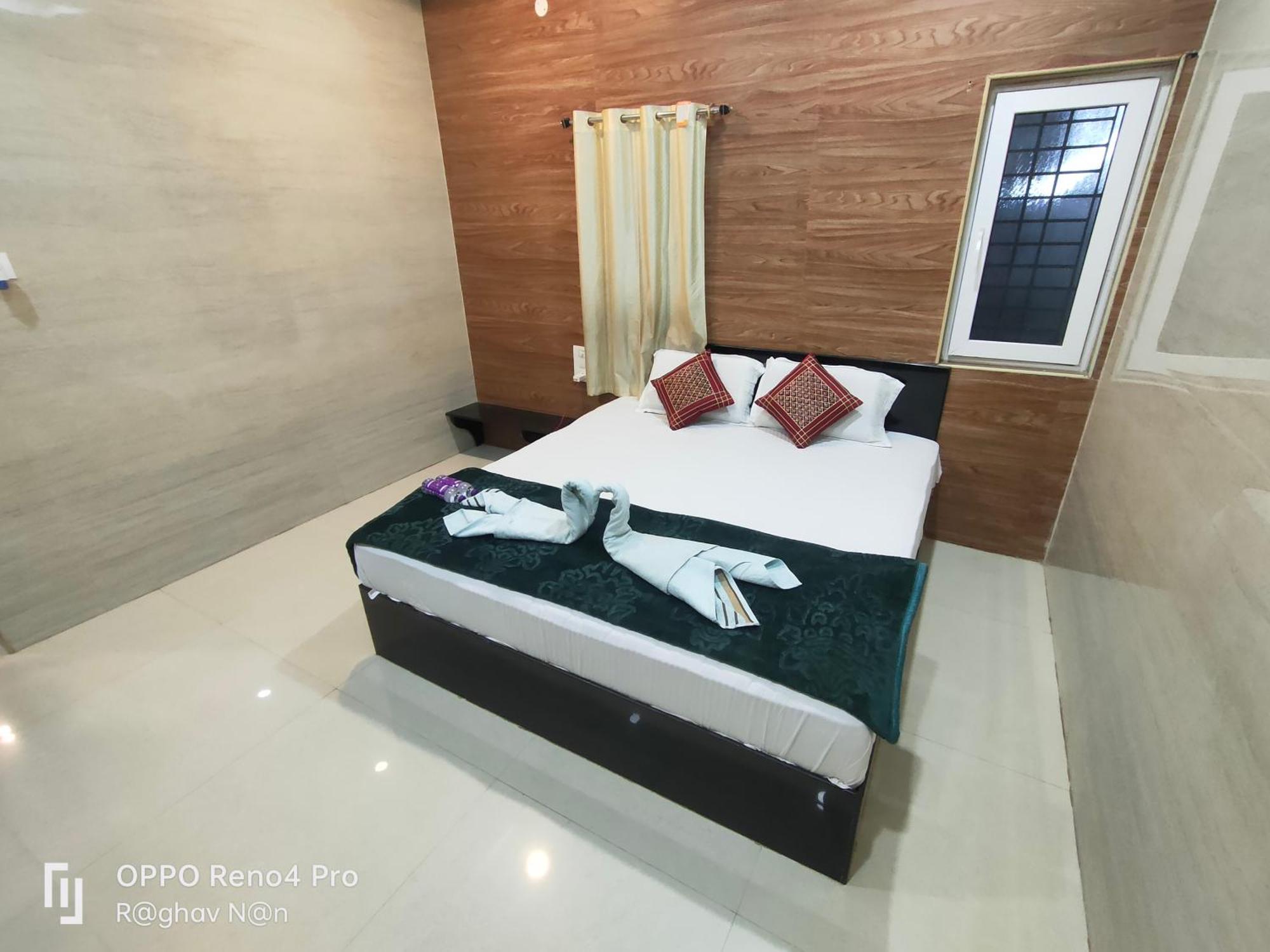 Kamala Sadana Lodge Mādhavaram Dış mekan fotoğraf